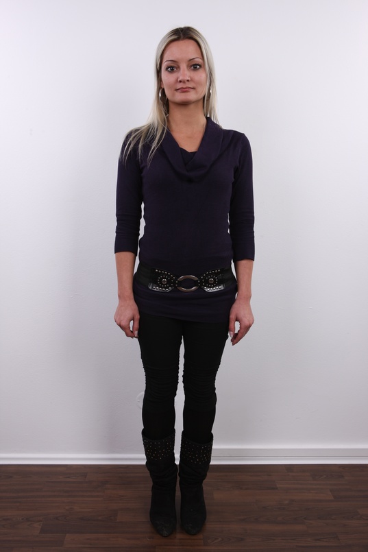 2. Download full pics of Petra (28) from czechcasting.com