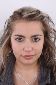 1. Download full pics of Jitka (22) from czechcasting.com