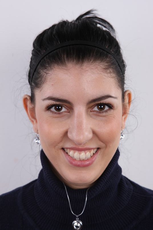 1. Download full pics of Jindriska (20) from czechcasting.com