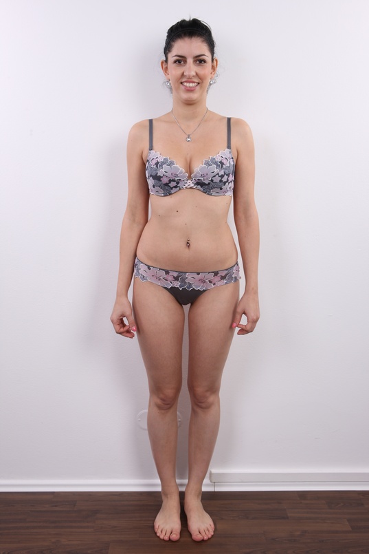 8. Download full pics of Jindriska (20) from czechcasting.com