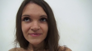 8. Download full pics of Alina (19) from czechcasting.com