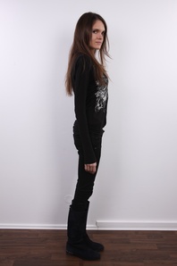 3. Download full pics of Alina (19) from czechcasting.com