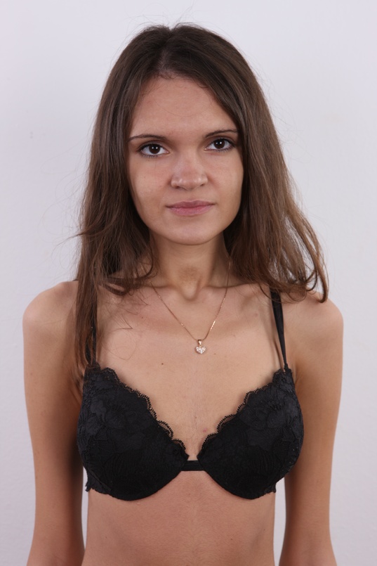 11. Download full pics of Alina (19) from czechcasting.com