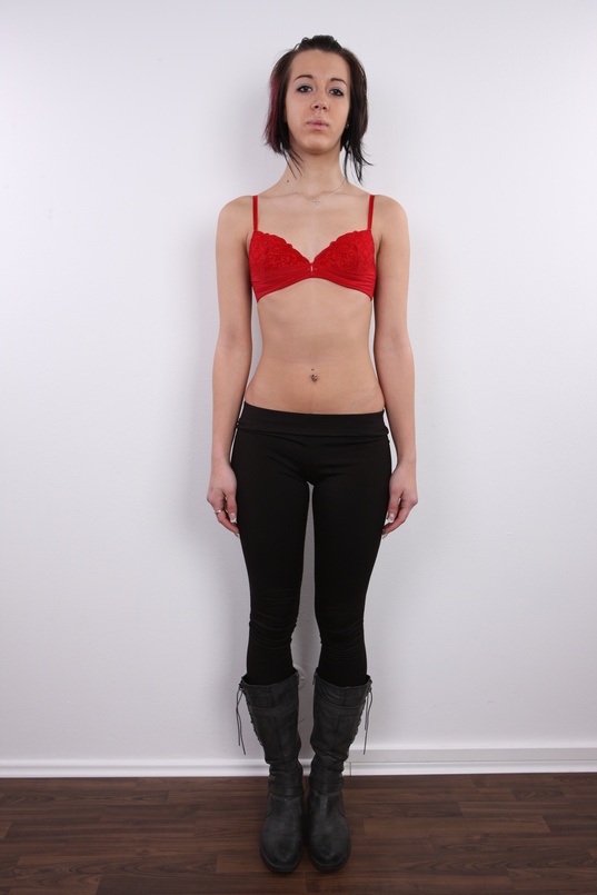 6. Download full pics of Hanna (20) from czechcasting.com