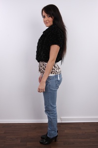 3. Download full pics of Silvie (19) from czechcasting.com