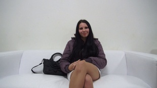 1. Download full pics of Veronika (19) from czechcasting.com