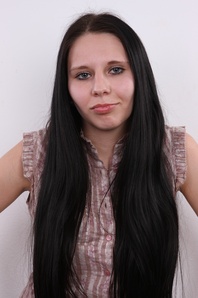 1. Download full pics of Veronika (19) from czechcasting.com