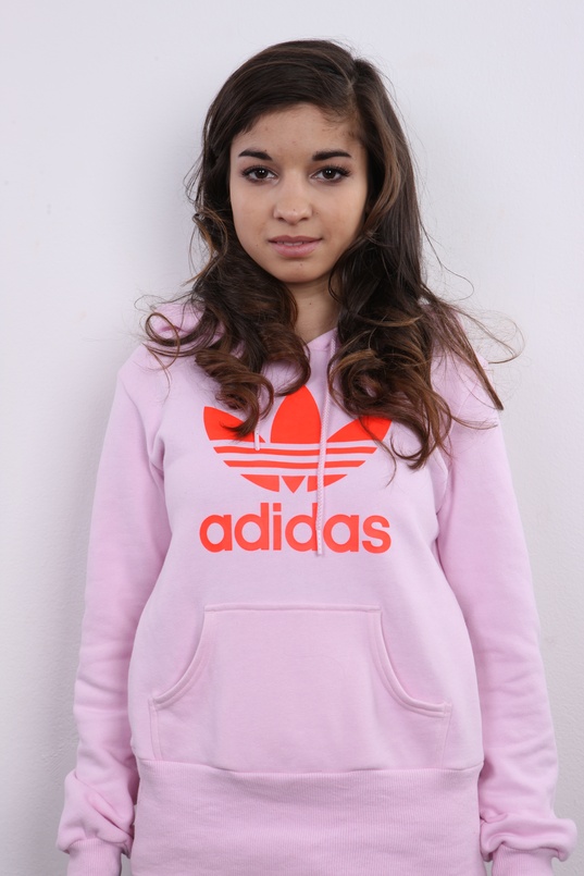 1. Download full pics of Nikola (19) from czechcasting.com