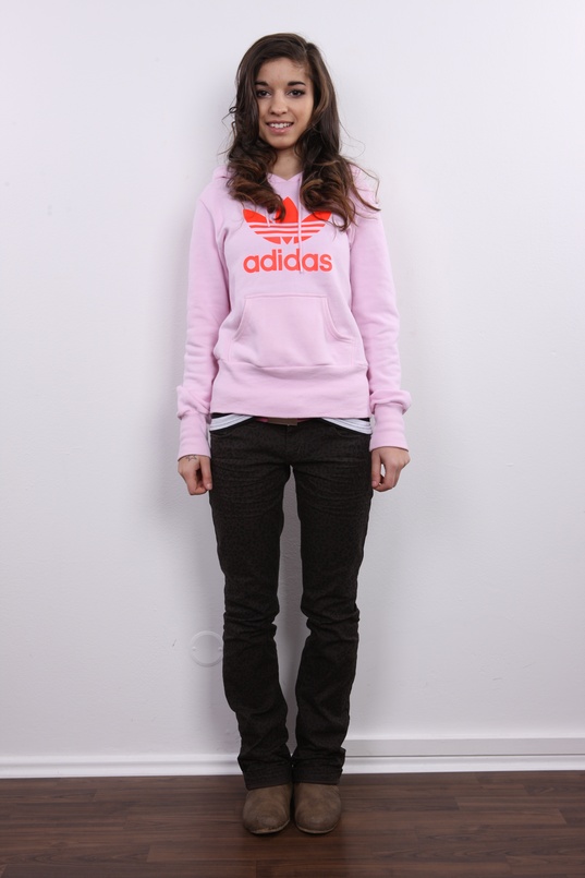 2. Download full pics of Nikola (19) from czechcasting.com