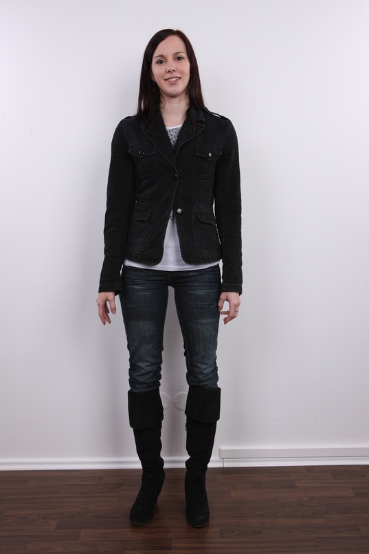 2. Download full pics of Lucie (23) from czechcasting.com