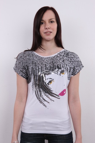 5. Download full pics of model Lucie (23) from czechcasting.com