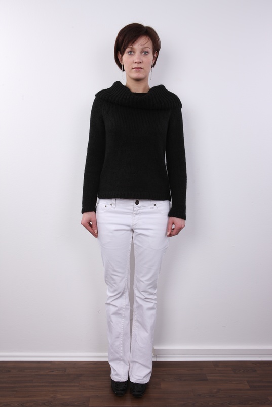 2. Download full pics of Helena (24) from czechcasting.com