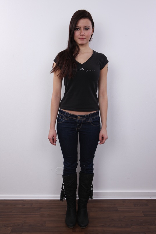 3. Download full pics of Kristyna (20) from czechcasting.com