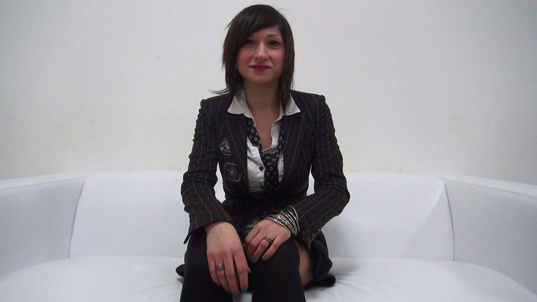 1. Download full pics of Eva (25) from czechcasting.com