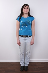 3. Download full pics of Jana (19) from czechcasting.com