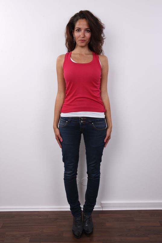 4. Download full pics of Vladimira (23) from czechcasting.com