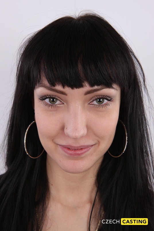 1. Download full pics of Kristyna (22) from czechcasting.com