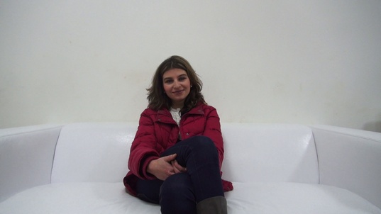 1. Download full pics of Eva (20) from czechcasting.com