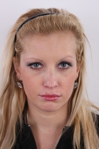 1. Download full pics of Petra (21) from czechcasting.com