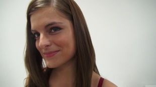 3. Download full pics of Magdalena (21) from czechcasting.com