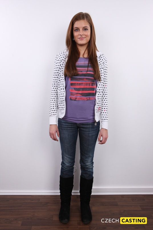 2. Download full pics of Magdalena (21) from czechcasting.com