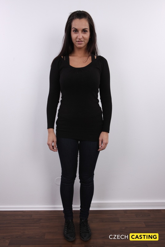 2. Download full pics of Andrea (26) from czechcasting.com