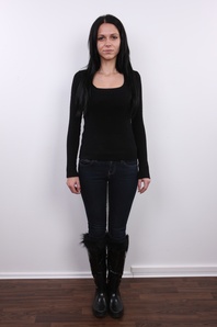 2. Download full pics of Jitka (23) from czechcasting.com