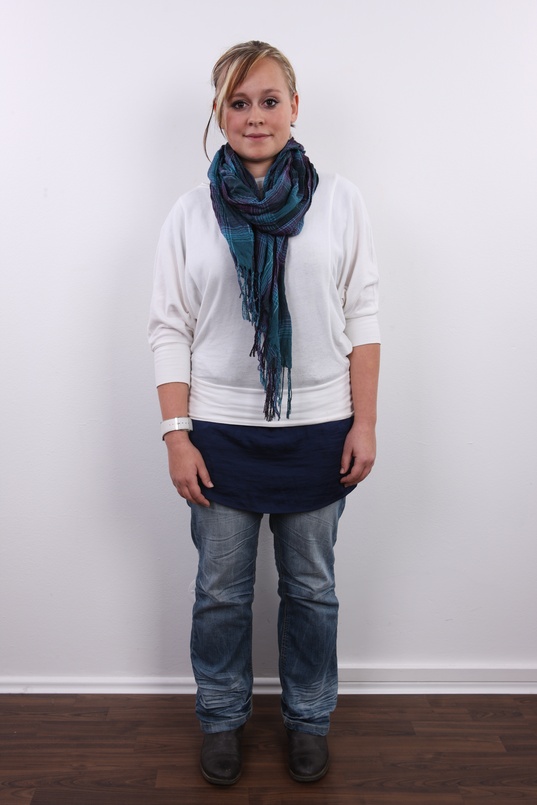 2. Download full pics of Klara (18) from czechcasting.com