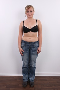 3. Download full pics of Klara (18) from czechcasting.com