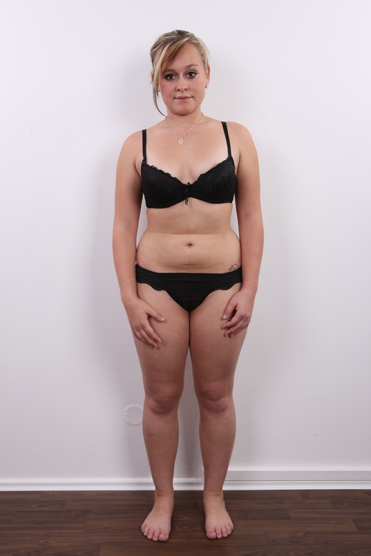 6. Download full pics of Klara (18) from czechcasting.com