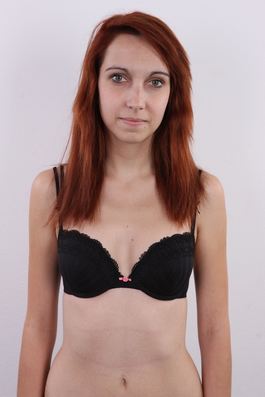 5. Download full pics of Daniela (23) from czechcasting.com