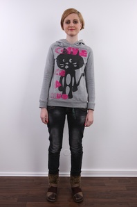 2. Download full pics of Lenka (22) from czechcasting.com