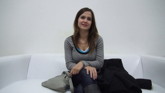 1. Download full pics of Tereza (18) from czechcasting.com