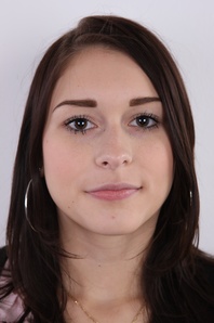 1. Download full pics of Zuzana (18) from czechcasting.com