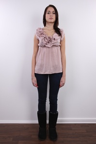 3. Download full pics of Zuzana (18) from czechcasting.com