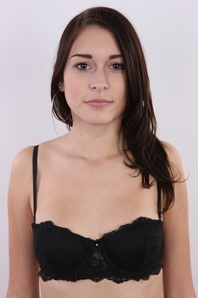 6. Download full pics of Zuzana (18) from czechcasting.com