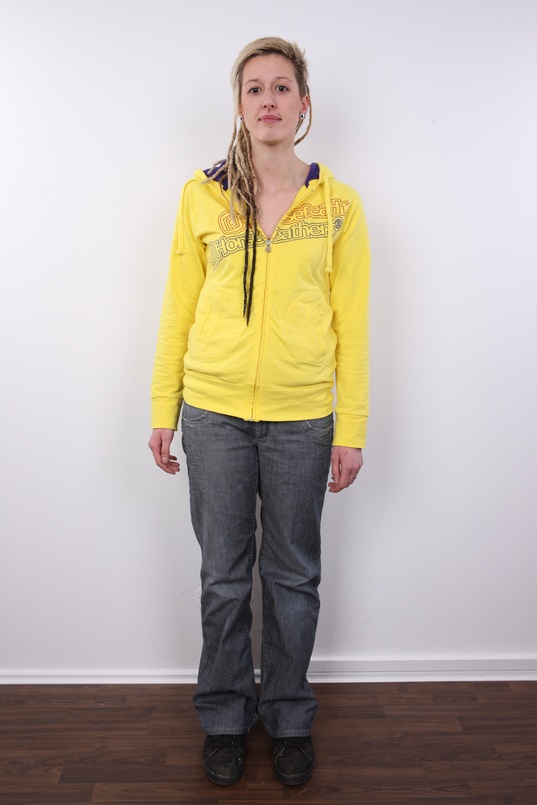 2. Download full pics of Katerina (27) from czechcasting.com