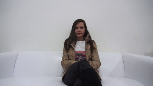 1. Download full pics of Sindy (20) from czechcasting.com