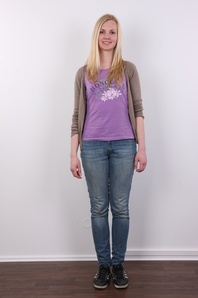 2. Download full pics of Joyce (18) from czechcasting.com