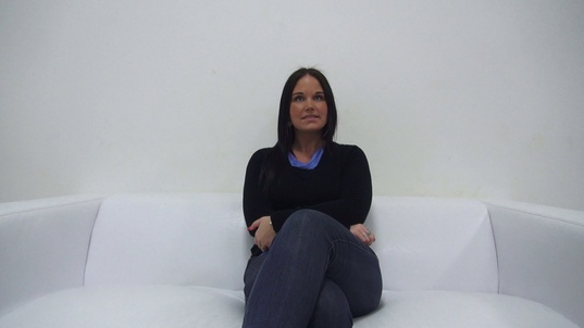 1. Download full pics of Denisa (21) from czechcasting.com