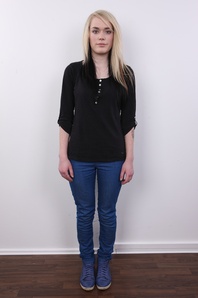 2. Download full pics of Helena (20) from czechcasting.com