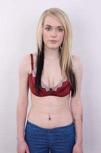 5. Download full pics of Helena (20) from czechcasting.com