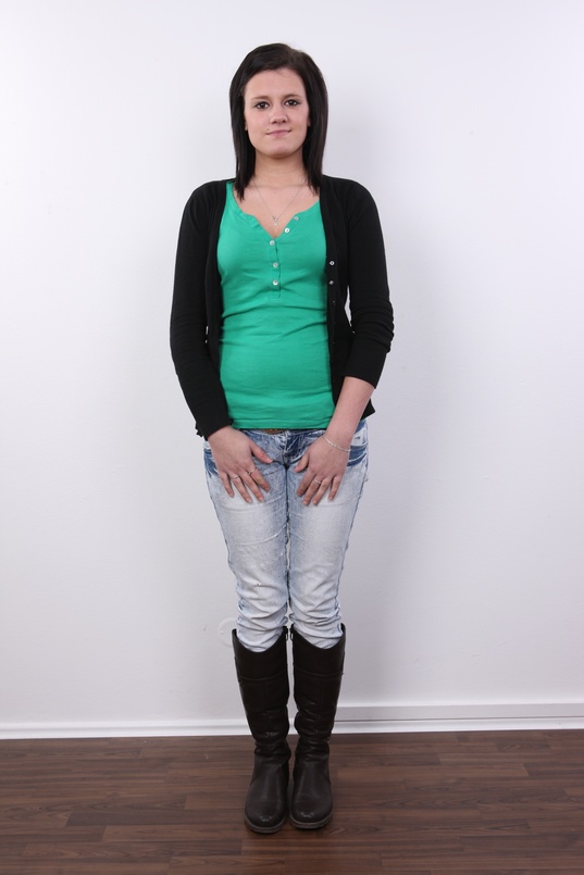 2. Download full pics of Lucie (18) from czechcasting.com