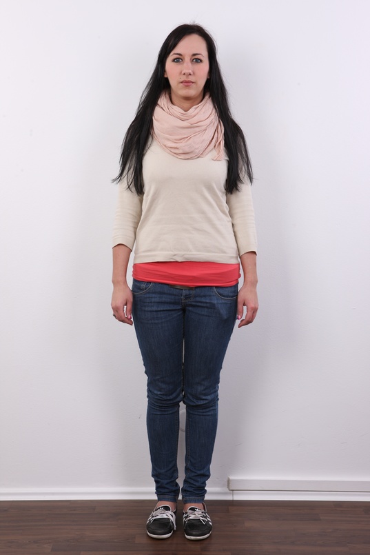 2. Download full pics of Tereza (20) from czechcasting.com