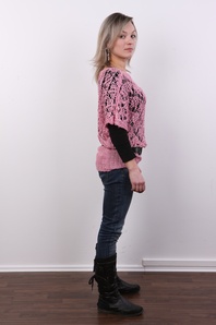 3. Download full pics of Milena (29) from czechcasting.com