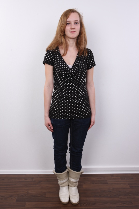 2. Download full pics of Andrea (18) from czechcasting.com