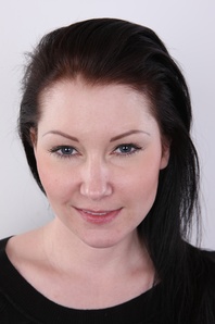 1. Download full pics of Stana (27) from czechcasting.com