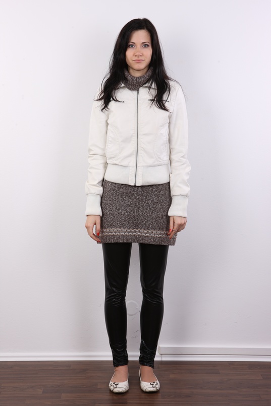 2. Download full pics of Jana (21) from czechcasting.com