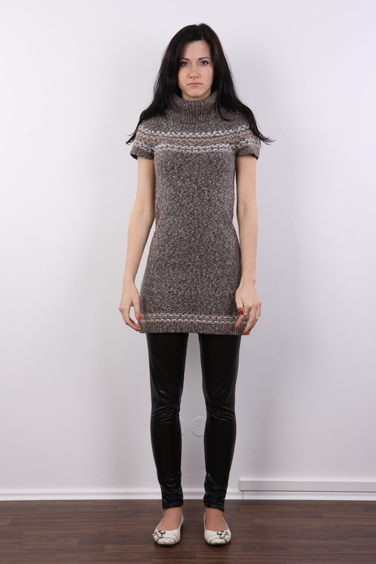 3. Download full pics of Jana (21) from czechcasting.com