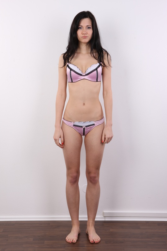 10. Download full pics of Jana (21) from czechcasting.com